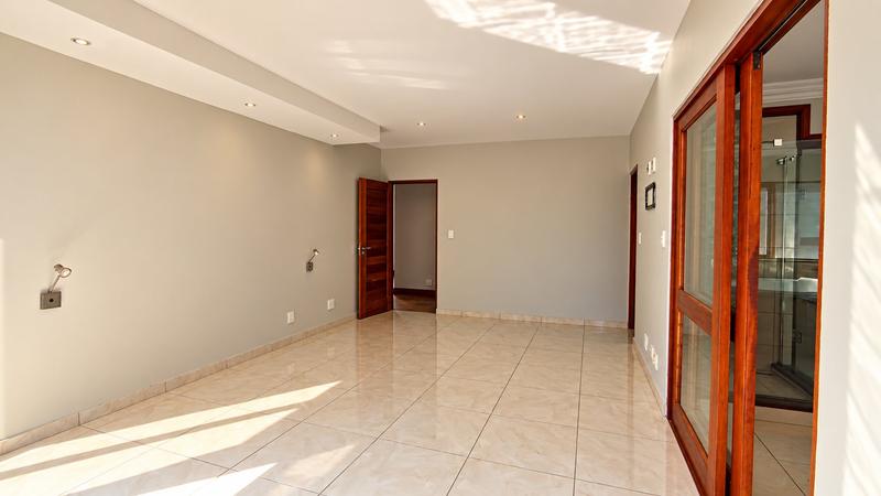 5 Bedroom Property for Sale in Xanadu North West